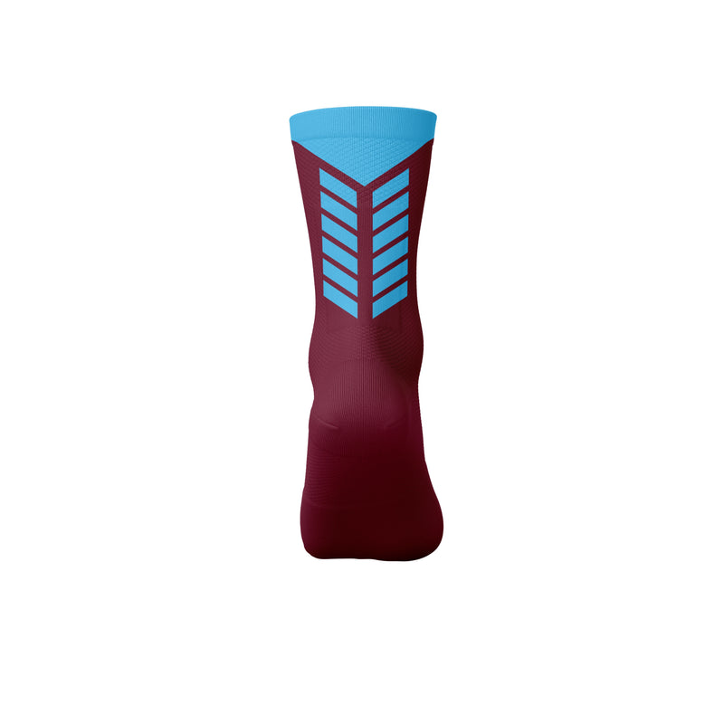 Load image into Gallery viewer, Poyntzpass Runners Mid Socks - Adults
